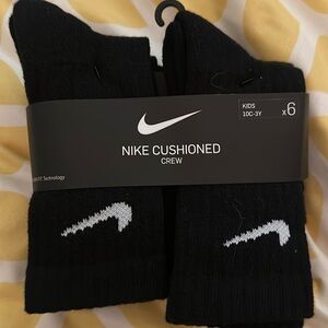 Kids Nike Cushioned Crew Socks. Size 10c-3Y